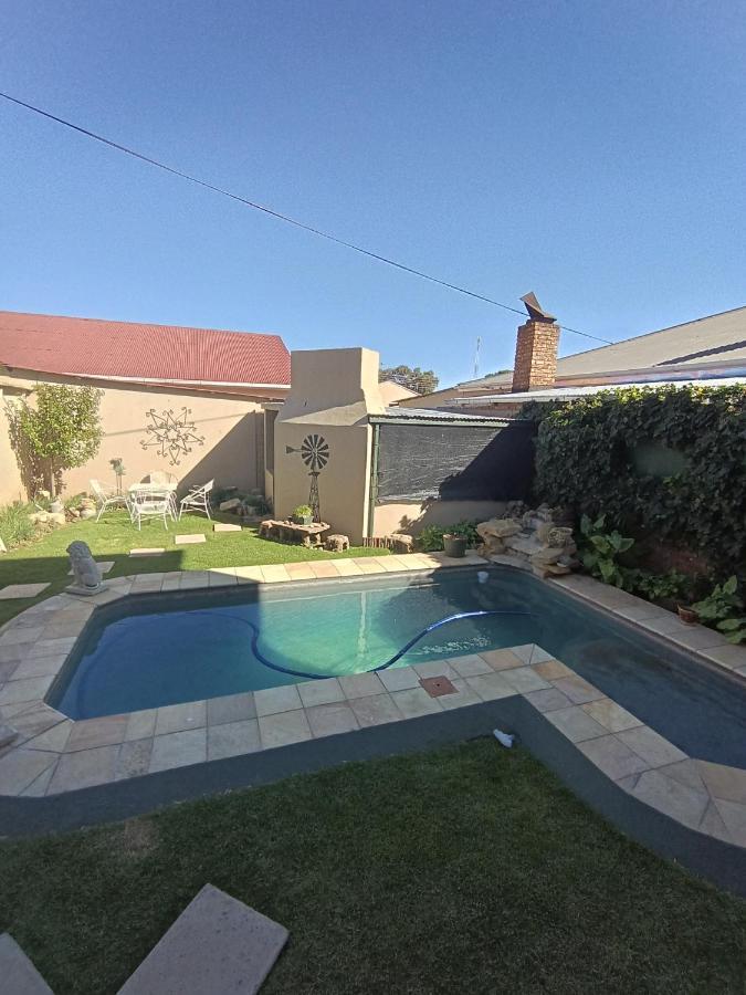 The Don Guest House Noupoort Exterior photo